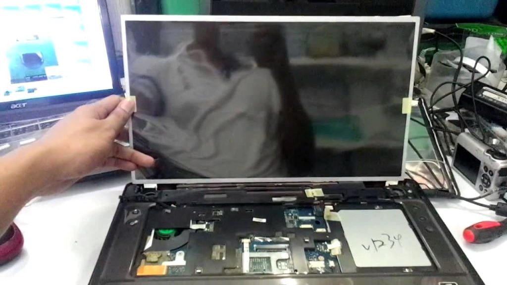 laptop screen replacement
